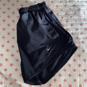 nike (xs) shorts black